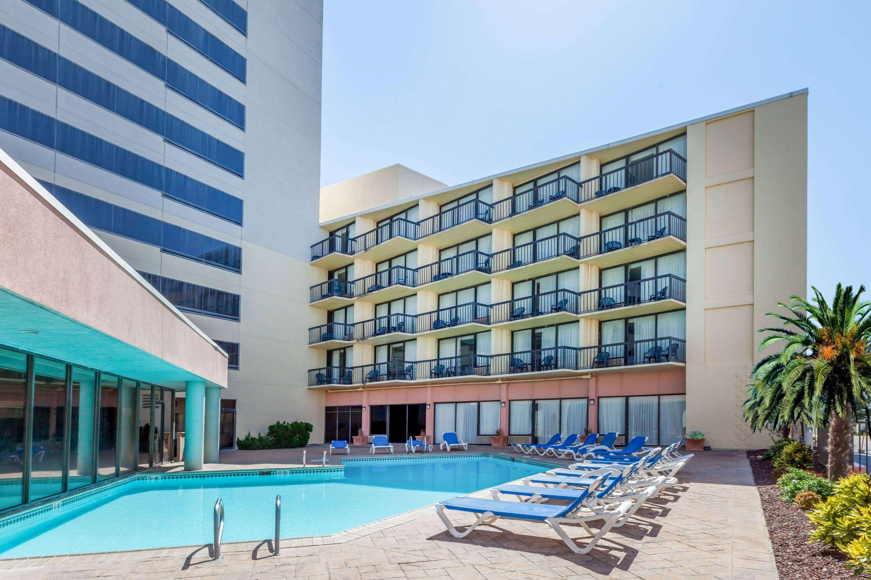 Wyndham Virginia Beach Oceanfront Hotel Exterior photo