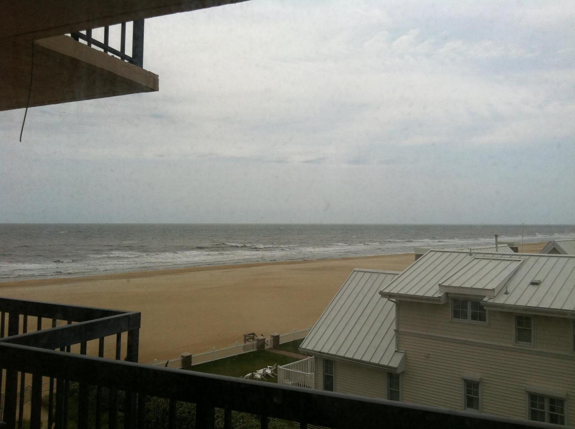 Wyndham Virginia Beach Oceanfront Hotel Exterior photo