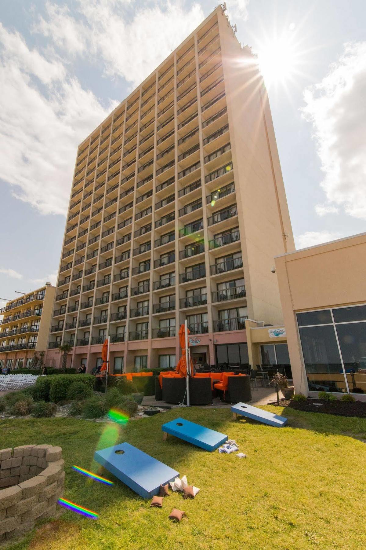 Wyndham Virginia Beach Oceanfront Hotel Exterior photo